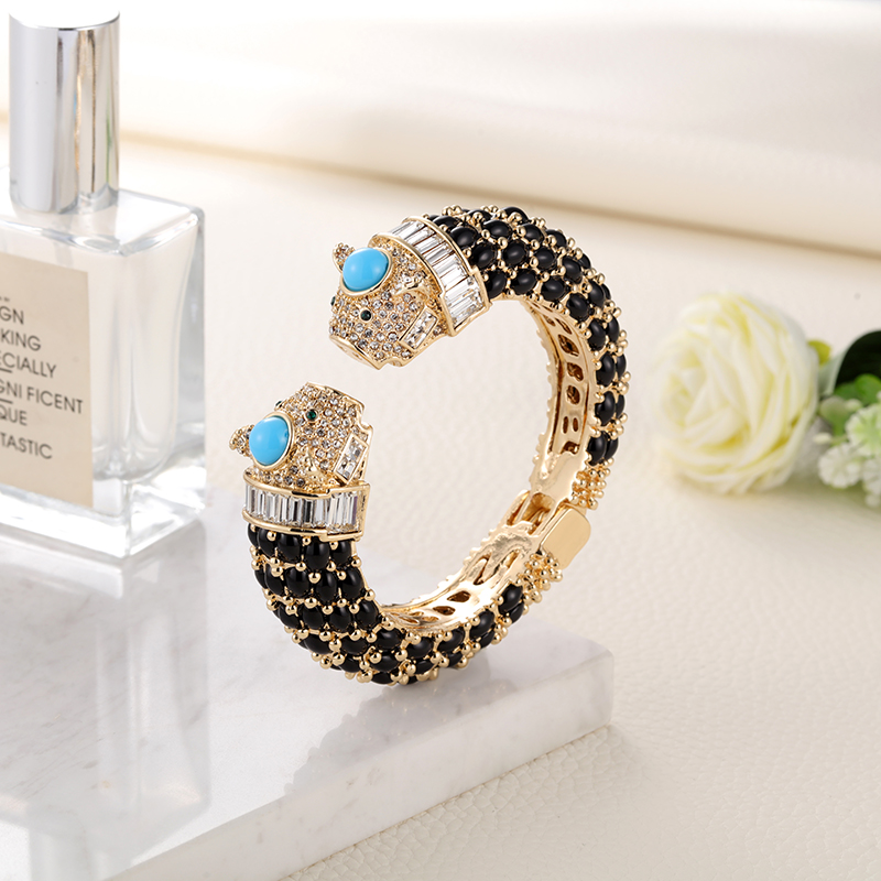 サリーのパラダイス アニマルブレスレット ゴールドメッキ バ - Paradise Jewelry & Watches Llc Miami Photos のレビューと価格
