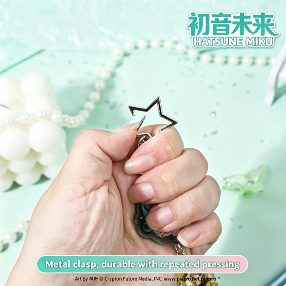 初音ミクグッズブレスレット、グジミクアクリルビーズキーホルダ - Charm Bracelet Beads のレビューと価格